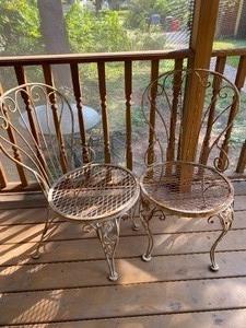 Outdoor Patio Table and Chairs