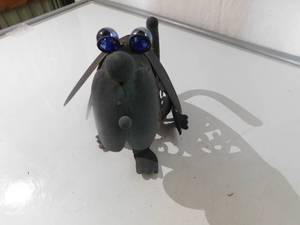 Metal dog lawn ornament