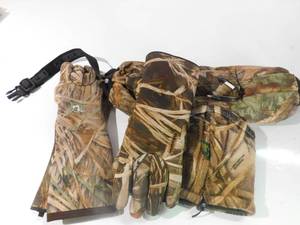 pair of redhead gortex gloves, vavery neck warmer, fanny pack with battery for warmer