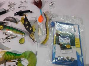 Large fishing lures for muskies