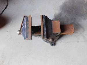 Lg Vise