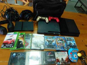 PS2, PS3, PS4, 3 sets of headphones Pac man and lots of games