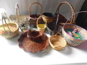 Tote of decoration baskets