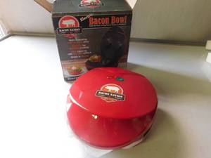 Electric Bacon bowl maker in box