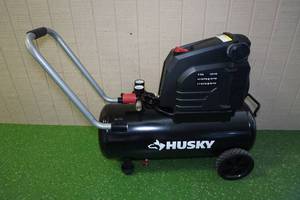 lot 3 image: Husky Horizontal Air Compressor -8 Gallon, 150 PSI
