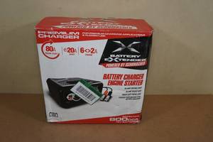 lot 8 image: Schumacher Battery Charger, Engine Starter -80 Amp Start