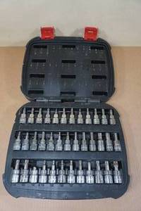 lot 13 image: Husky 37 Piece Socket Driver Set