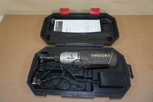 lot 16 image: Husky 38 12V Cordless Ratchet