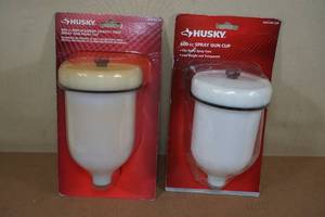 lot 22 image: NEW Husky 600cc Gravity Feed Paint Spray Gun Cups