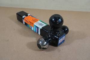 lot 38 image: Tow Smart Tri-Ball Mount Receiver Hitch -1 78, 2, 2 516