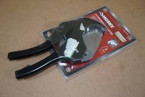 lot 41 image: Husky 2 Ratcheting PVC Cutter