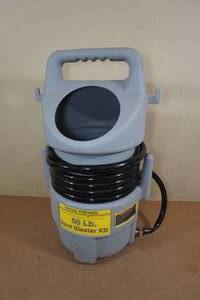 lot 55 image: Central Pneumatic 50 Lb Spot Blaster Kit
