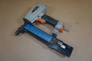 lot 60 image: Paslode 12 Crown Air Stapler