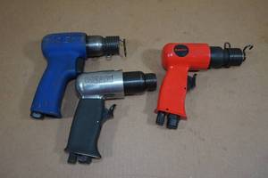 lot 66 image: Assorted Air Hammers - Craftsman, Campbell Hausfeld