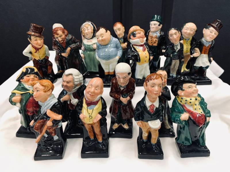 lot 92 image: Set of 24 Dickens Figures made by Royal Daulton