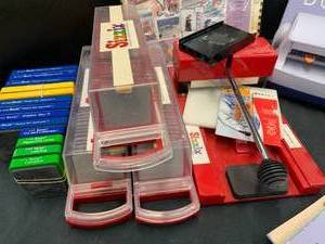 lot 17 image: Sizzix Die Cutting Machine and Xyron Sticker Maker