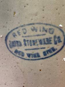 lot 26 image: Large Red Wing Crock