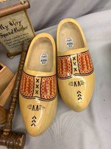lot 79 image: Unique Wood Items
