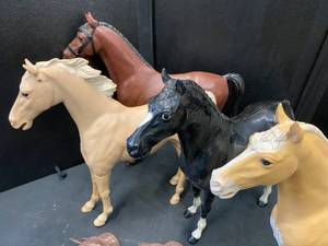 lot 14 image: Vintage Toy Horses