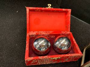 lot 109 image: Silver things