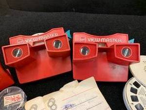 lot 114 image: Vintage Viewmaster Viewers and discs PLUS BONUS
