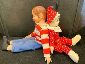lot 119 image: Two Vintage Cuties
