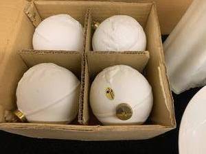 lot 139 image: White pottery and ceramics for paint or embellishments