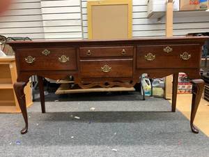 lot 131 image: Vintage Chippendale Style Sideboard by Pennsylvania House