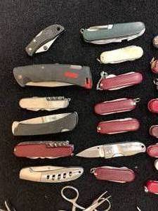 lot 237 image: Pocket Knives and Scissor tools