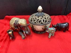 lot 264 image: Exotic Decor Including Elephants