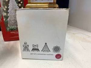 lot 283 image: Christmas is coming...