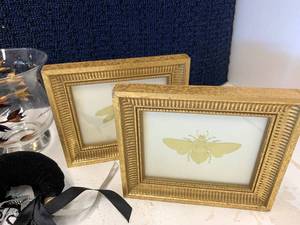 lot 288 image: Black and Gold Decor