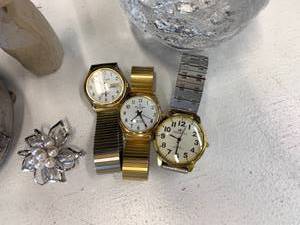 lot 318 image: Group of little finds