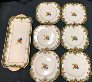 lot 289 image: Rare Antique Tea Service Set of Wedgwood Berry China