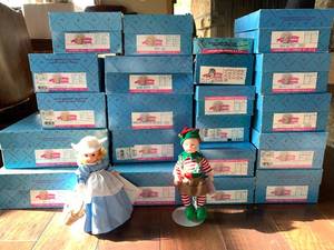 lot 342 image: MORE PHOTOS Madame Alexander Doll Collection
