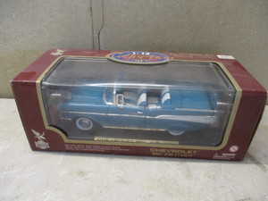 lot 6 image: 1957 Belair Convertible Die Cast Car