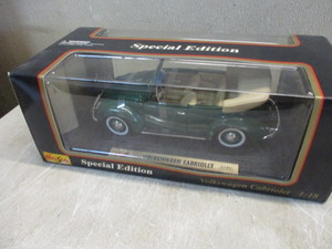 lot 14 image: 1951 VW Cabriolet Die Cast Car
