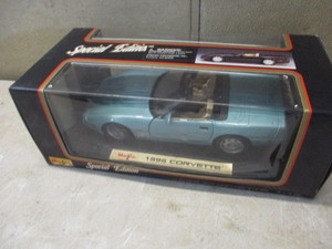 lot 17 image: 1996 Corvette Die Cast Car