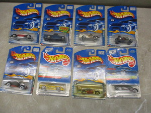 lot 29 image: 8 New in Box Hot Wheels