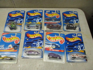 lot 26 image: 8 New in Box Hot Wheels