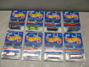 lot 31 image: 8 New in Box Hot Wheels
