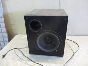 lot 66 image: KLH powered subwoofer