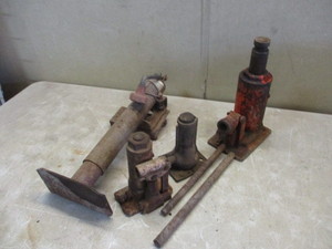 lot 69 image: 4 Jacks