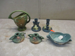 lot 111 image: Roseville Pottery