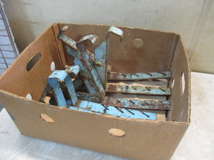 lot 141 image: Toe holds