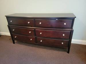 Expresso 5 Drawer Low Boy Dresser with Mirror