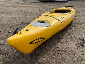 lot 6 image: Current Designs Solara-120 Kayak