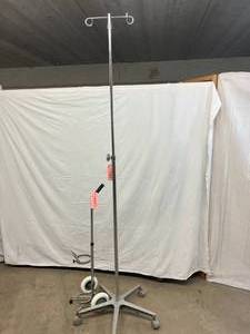 2 HOOK EXTENDING IV POLE &amp OXYGEN TANK CART