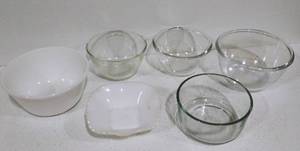 lot 15 image: Pyrex Bowls, Mixing Bowls and Milk Glass