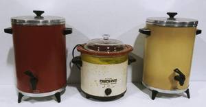 lot 24 image: Vintage Coffee Makers, Crock Pot, Cake Pans, Glass Pyrex